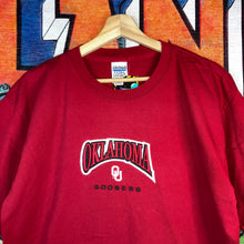 Load image into Gallery viewer, Vintage Y2K Oklahoma Sooners Embroidered Logo Tee Size L