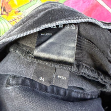 Load image into Gallery viewer, Amiri Black Bandanna Artpatch Black Jeans Size 34”