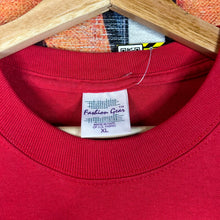 Load image into Gallery viewer, Vintage 90s Chihuahua Tee