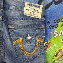 Load image into Gallery viewer, True Religion Joey Super T Jeans Size 34