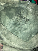 Load image into Gallery viewer, Y2K 00s The Mountain Arrow Tee Size XL
