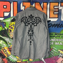 Load image into Gallery viewer, Y2K Helix Tribal Button Up Shirt Size Medium