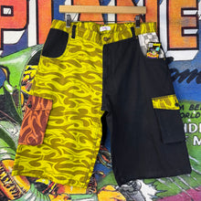 Load image into Gallery viewer, NWT ERL Colourblock Cargo Shorts Size Large