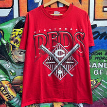 Load image into Gallery viewer, Vintage 90’s Cincinnati Reds MLB Tee Size Large