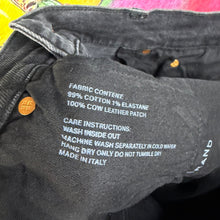 Load image into Gallery viewer, Purple Brand Paint Splatter Jeans Size 31”
