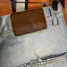 Load image into Gallery viewer, Warren Lotas Baggy Motto Jean Shorts Spring/Summer 25 Size 40
