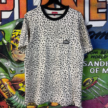 Load image into Gallery viewer, Supreme SS16 Leopard Pocket Tee Size Medium
