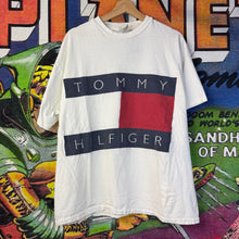 Load image into Gallery viewer, Vintage 90s Tommy Hilfiger Tee Size Large
