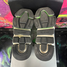Load image into Gallery viewer, Balenciaga Speed Trainer Vert Fluo (Neon Green) Size 15
