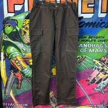 Load image into Gallery viewer, True Religion Warped Horseshoe Brown Cargo Pants Size 30
