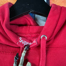 Load image into Gallery viewer, Supreme Small Font Hoodie Size Medium
