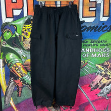 Load image into Gallery viewer, Supreme Cargo Sweatpants Black Size Medium
