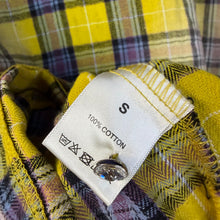 Load image into Gallery viewer, Vale Rhinestones Spiderweb Flannel Size Small
