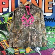 Load image into Gallery viewer, Realtree Women’s Camo Performance Pullover Fleece Hoodie Size Youth M
