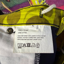 Load image into Gallery viewer, NWT ERL Colourblock Cargo Shorts Size Large
