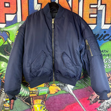 Load image into Gallery viewer, GV Gallery Raspberry Hills Navy Blue Bomber Jacket Size Medium
