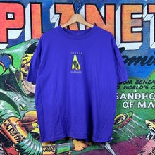 Load image into Gallery viewer, Vintage 90s Alien and Capone Tee Size Large
